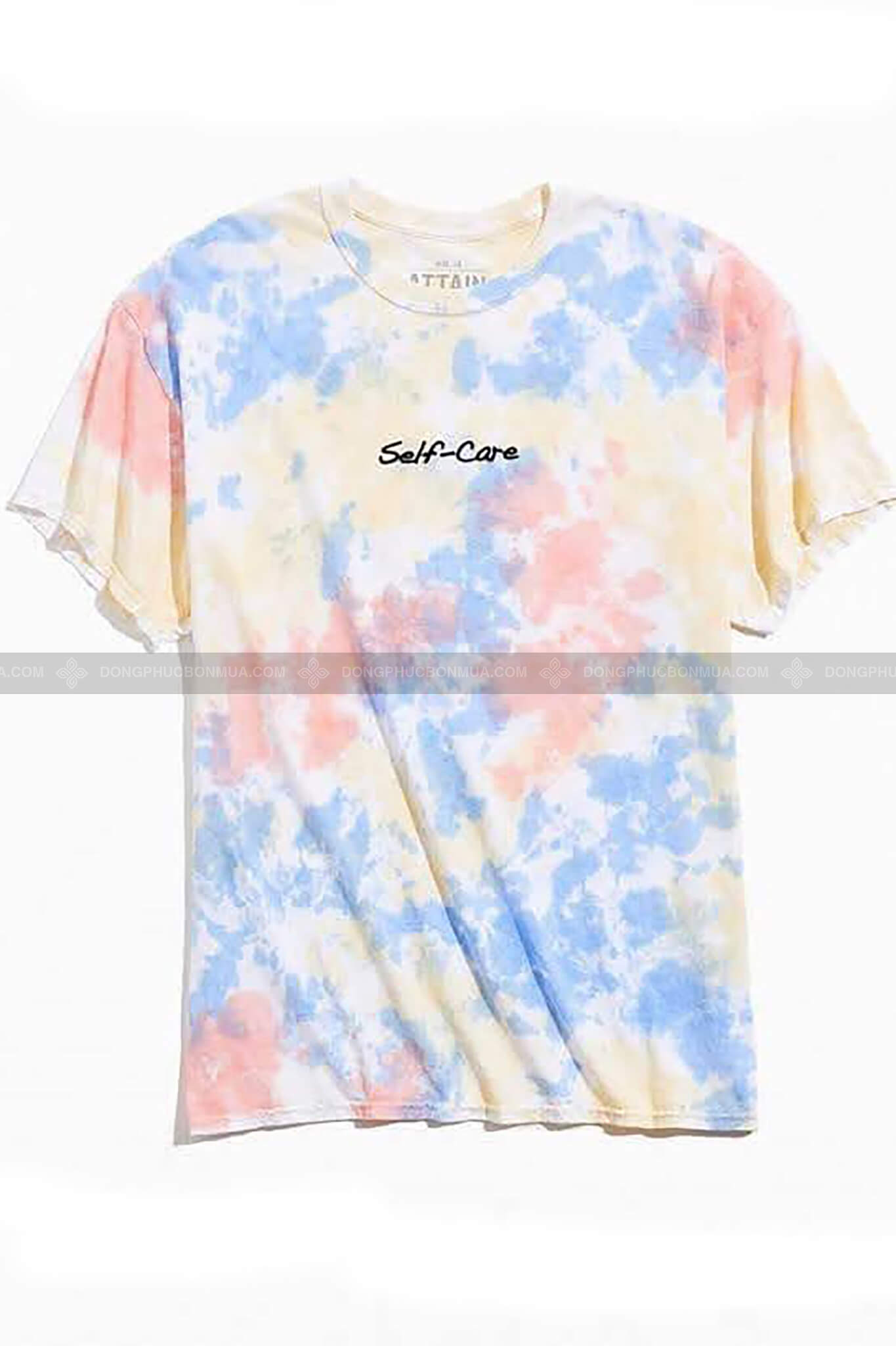 Áo lớp Tie Dye sử dụng chất liệu cao cấp vô cùng thoáng mát và thấm hút mồ hôi tốt.