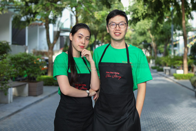 Màu sắc đồng phục tạp dề cháo dinh dưỡng Văn Hùng
