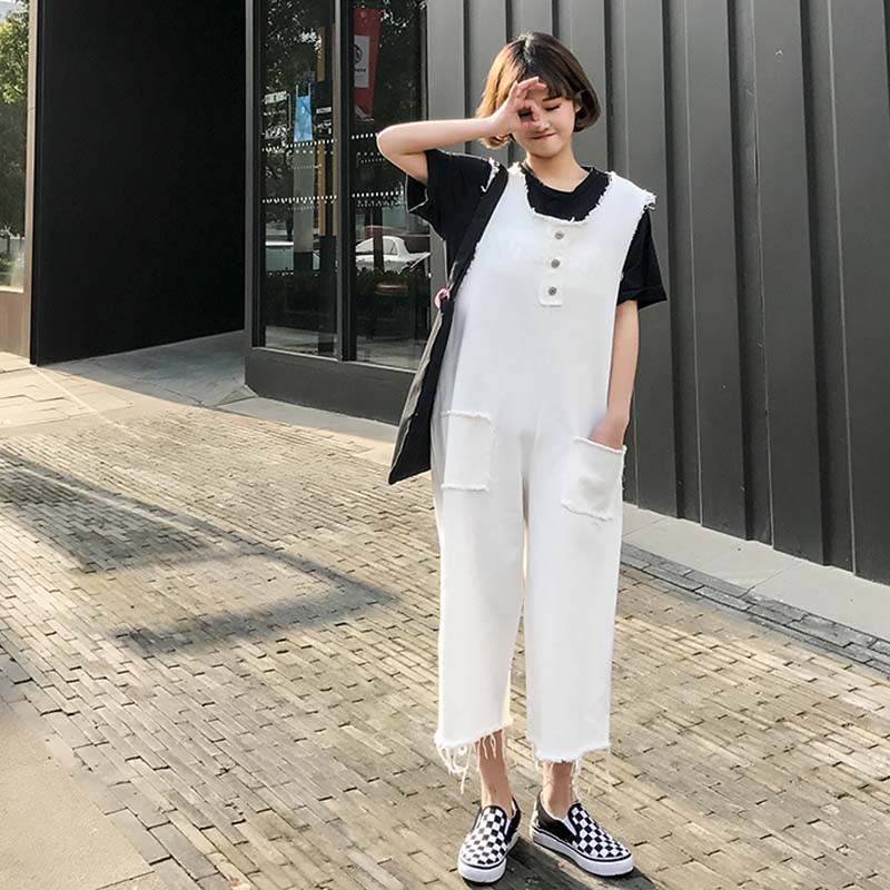 phối đồ với áo thun oversize nữ