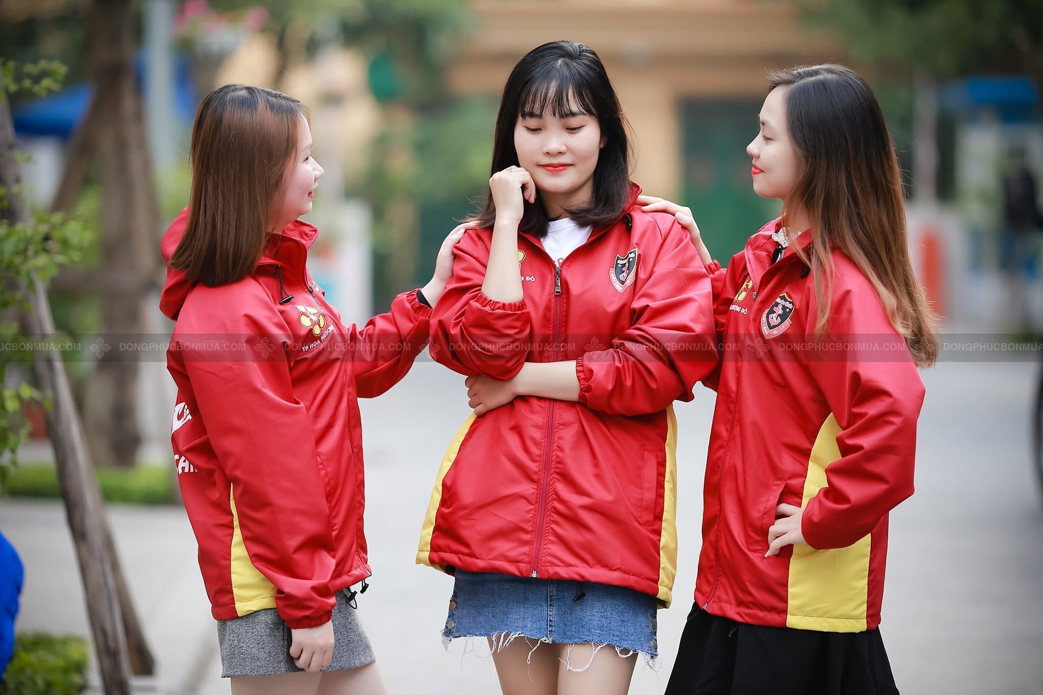 20+ Mẫu đồng phục áo khoác lớp thời trang, cá tính 2025