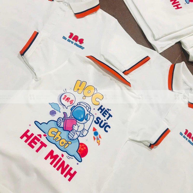 Áo polo in slogan thể hiện phong cách riêng biệt