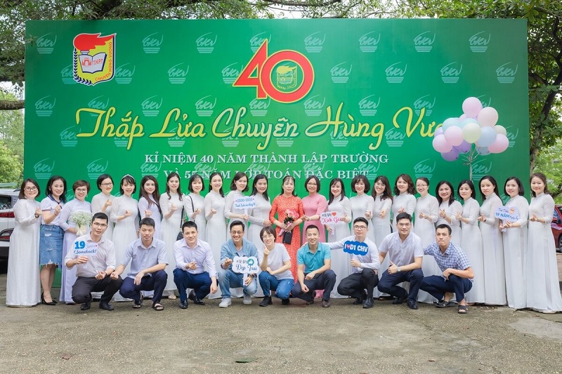 Thơ họp lớp hay nhất cho ngày gặp lại sau 40 năm