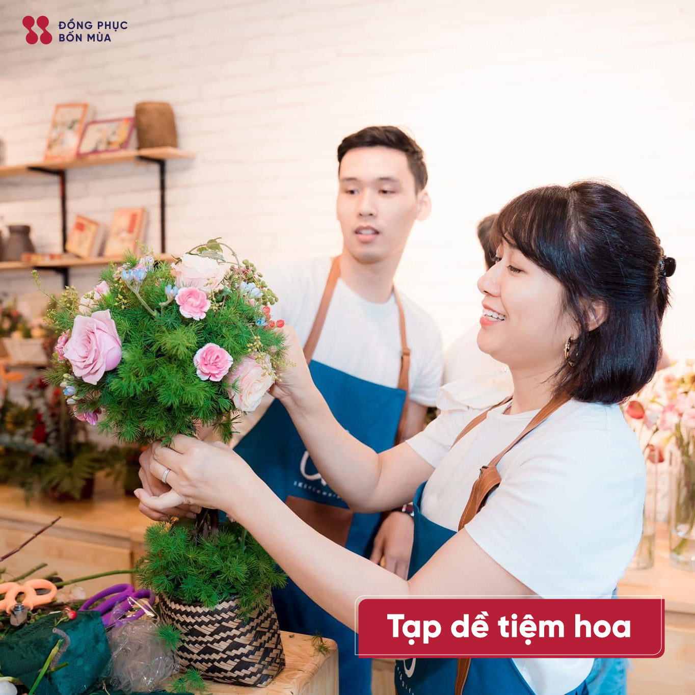 Màu xanh da trời được ưu tiên lựa chọn rất nhiều trong các tiệm hoa