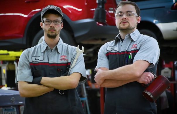 Đồng phục sơ mi của Toyota