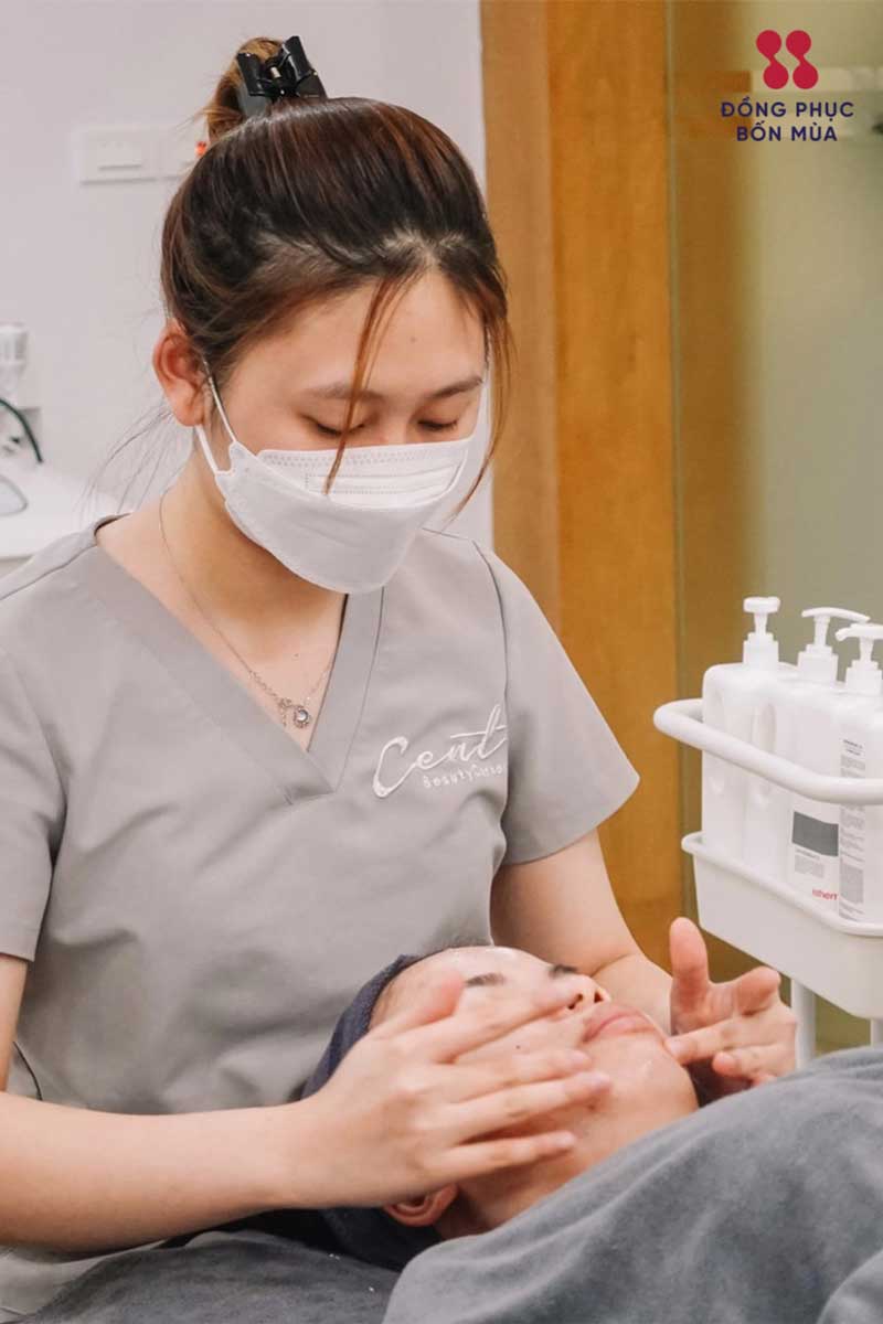 Áo đồng phục Spa xám cổ tim 8 Phong cách thiết kế mẫu áo đồng phục spa màu xám