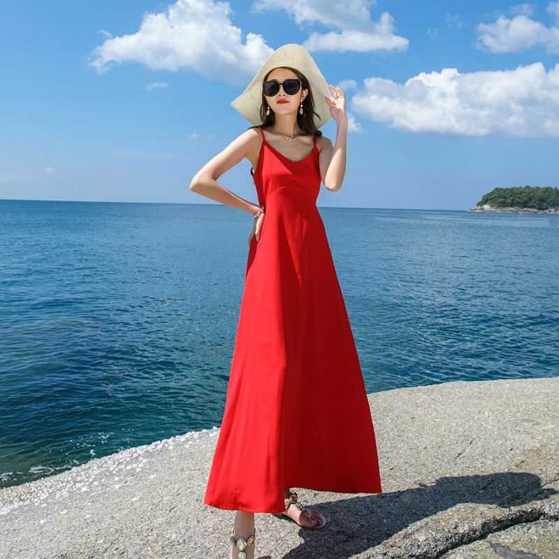 Top 7 mẫu váy đồng phục đi biển cho hội bạn thân cực sành điệu! 8 Váy đồng phục đi biển 2 dây cực thướt tha, bánh bèo