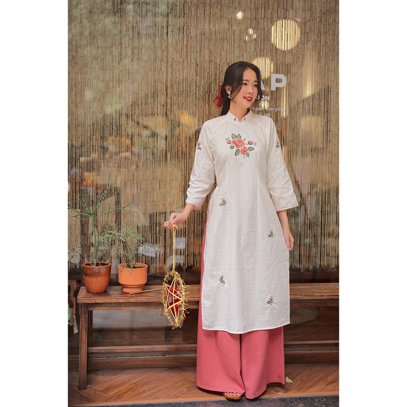 Áo dài linen thêu tay có rất nhiều mẫu, kiểu dáng lựa chọn