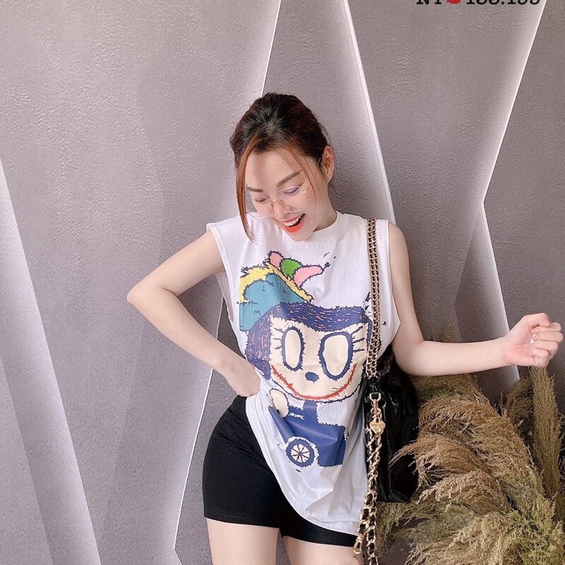 Áo thun Quảng Châu dáng tanktop cũng rất năng động