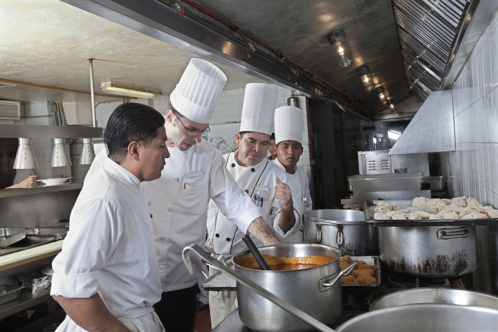 Đồng phục áo bếp dài tay cho các nhà hàng