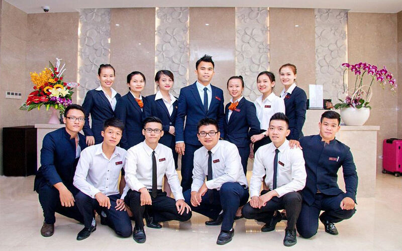 đây chính là trang phục dành riêng cho bộ phận nhân viên tại các khu resort nghỉ dưỡng.