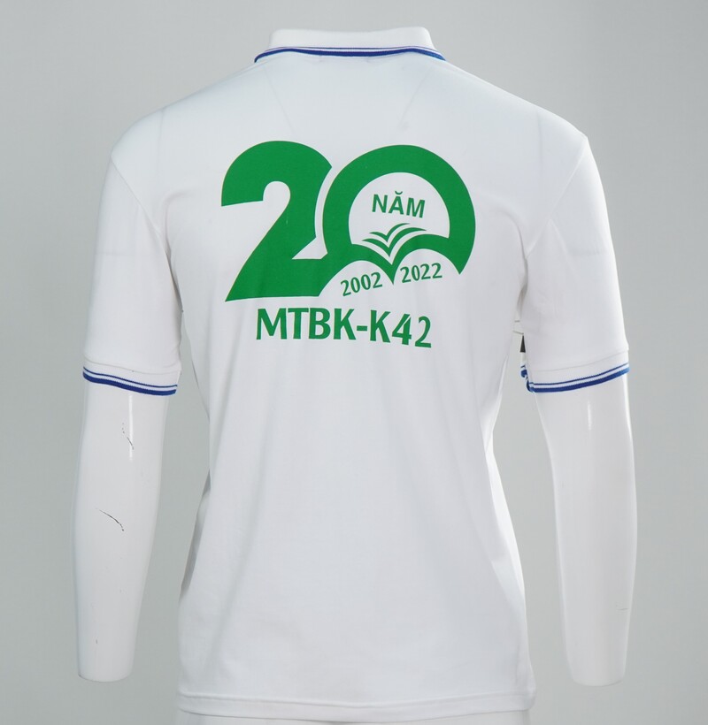 logo ky niem 20 nam ra truong 6
