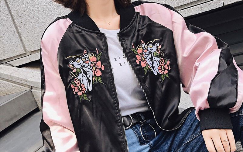 Top 3 mẫu áo khoác thêu hoa hot trend không thể bỏ lỡ! 1 ao khoac theu hoa 1