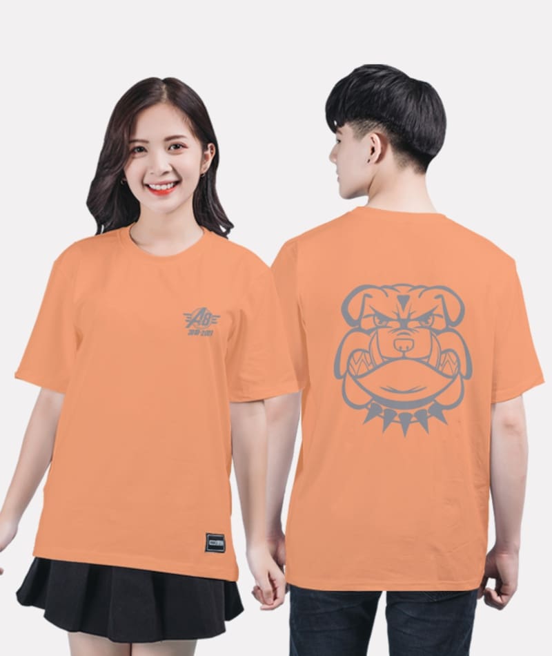 Áo lớp màu cam đào dễ dàng phối với nhiều trang phục khác nhau