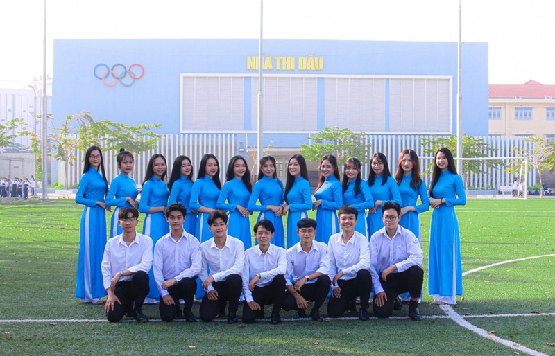 Đồng phục trường Đại học Ngân hàng mang tính đặc trưng như mọi đồng phục khác