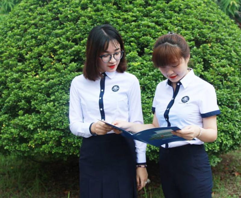 Ấn tượng với 3 mẫu đồng phục đại học Sư Phạm đẹp, thanh lịch 2 dong-phuc-dai-hoc-su-pham-dep