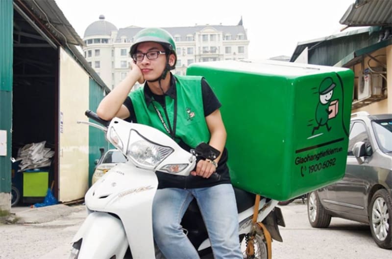 Đồng phục shipper tạo nên sự chuyên nghiệp cho nhân viên khi làm việc