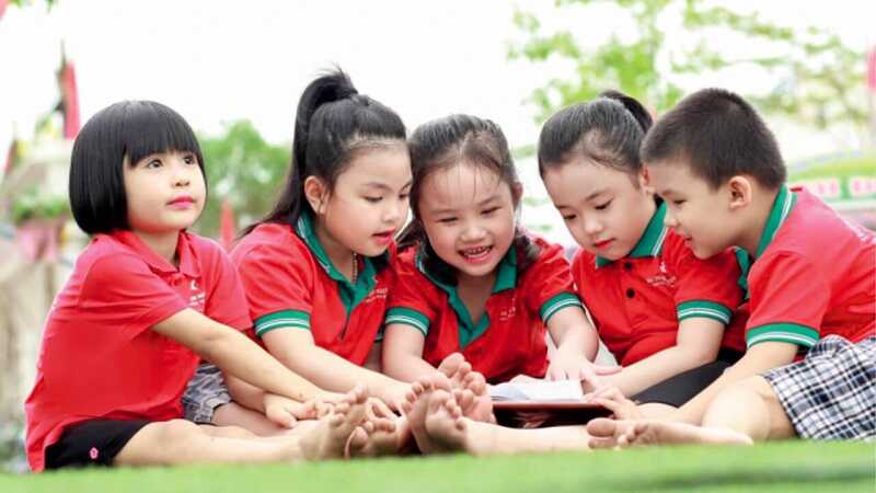 Size áo đồng phục học sinh tiểu học phụ thuộc nhiều yếu tố
