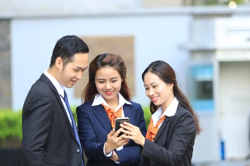 Áo vest đồng phục VIB mang lại sự chuyên nghiệp cho nhân viên