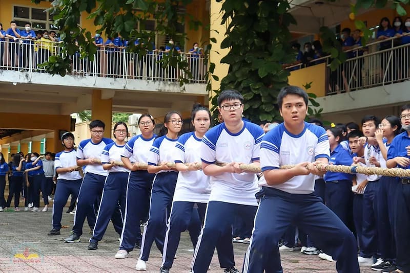 Khám phá những điểm thú vị qua mẫu đồng phục thể dục nguyễn thượng hiền