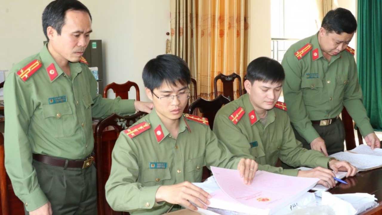 Mẫu quân phục công an kinh tế khi thực hiện nhiệm vụ, công tác