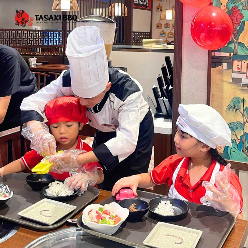 5+ mẫu đồng phục nhà hàng Tasaki BBQ chuyên nghiệp, tận tâm 1 Đồng phục đầu bếp nhà hàng Tasaki BQQ
