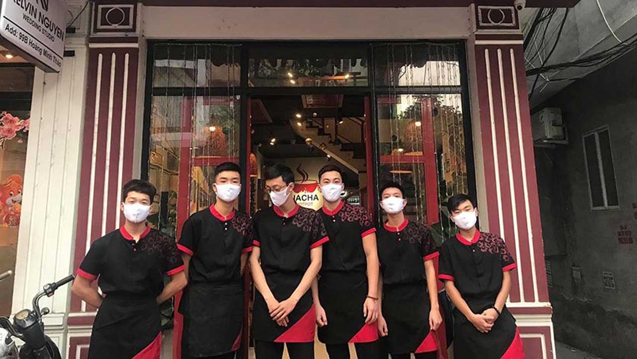 May Đồng Phục Nhà Hàng Thái Lan Tại Hà Nội | Báo Giá 2025 23 Đồng phục nhà hàng Thái Lan