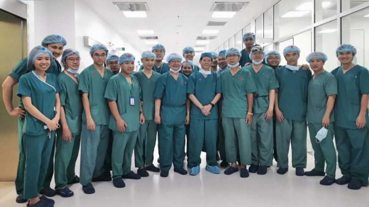 5 mẫu scrubs bác sĩ phổ biến và hướng dẫn bảo quản “chuẩn” nhất