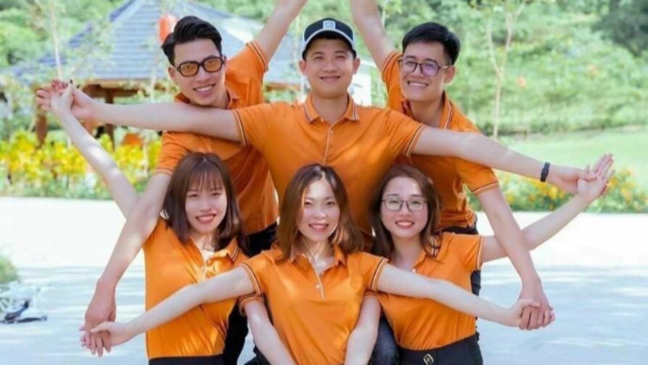 Gợi ý top 3 áo nhóm 3 người độc đáo và thời trang nhất
