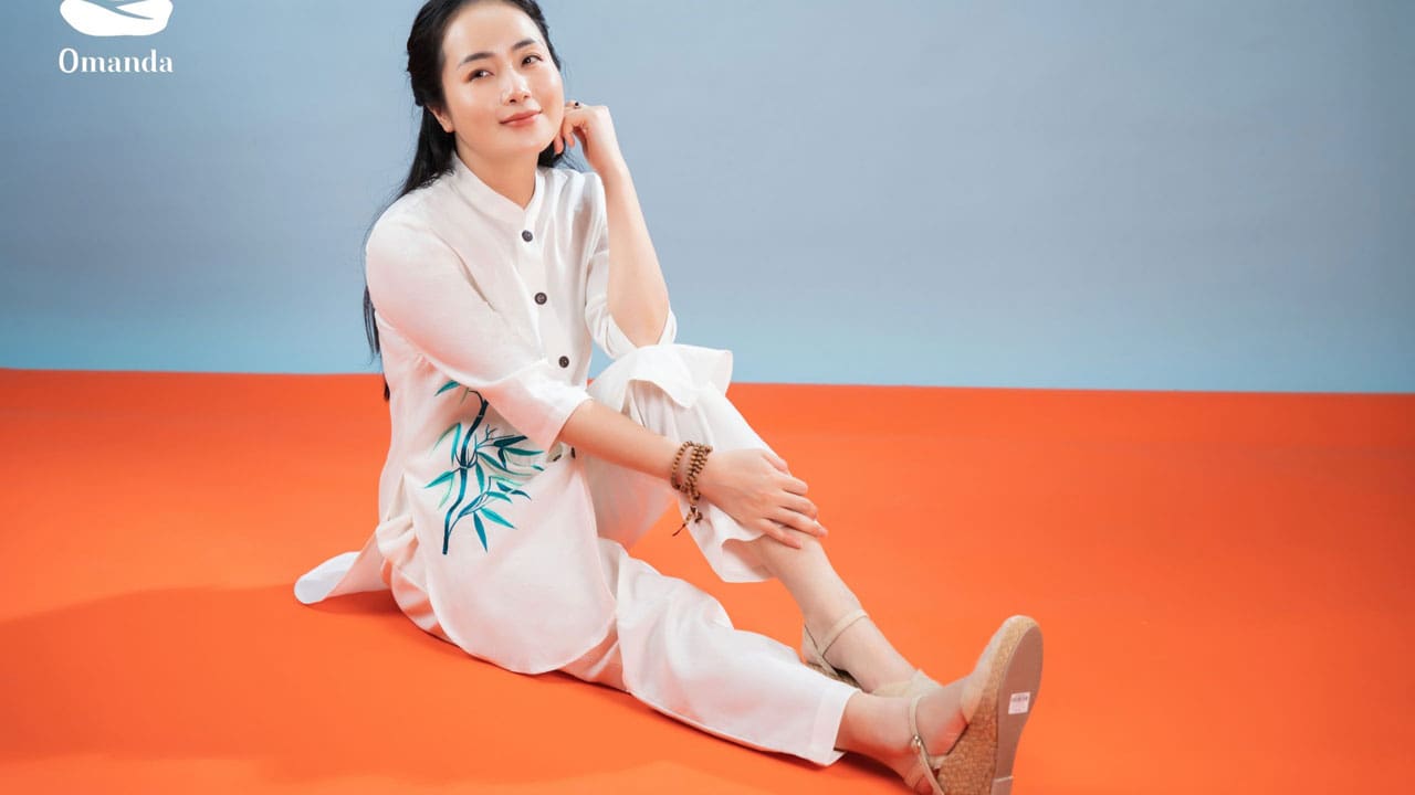 Mẫu pháp phục dành cho nữ