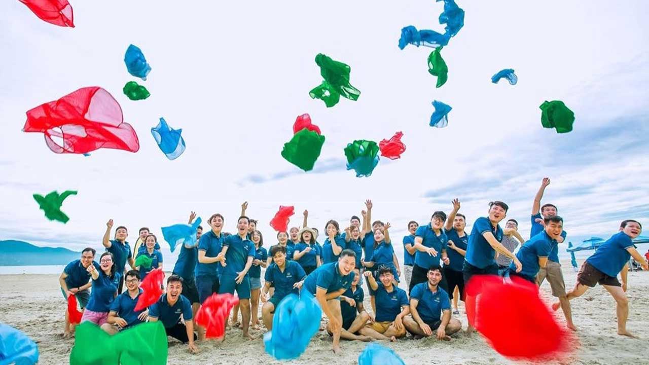 May đồng phục team building