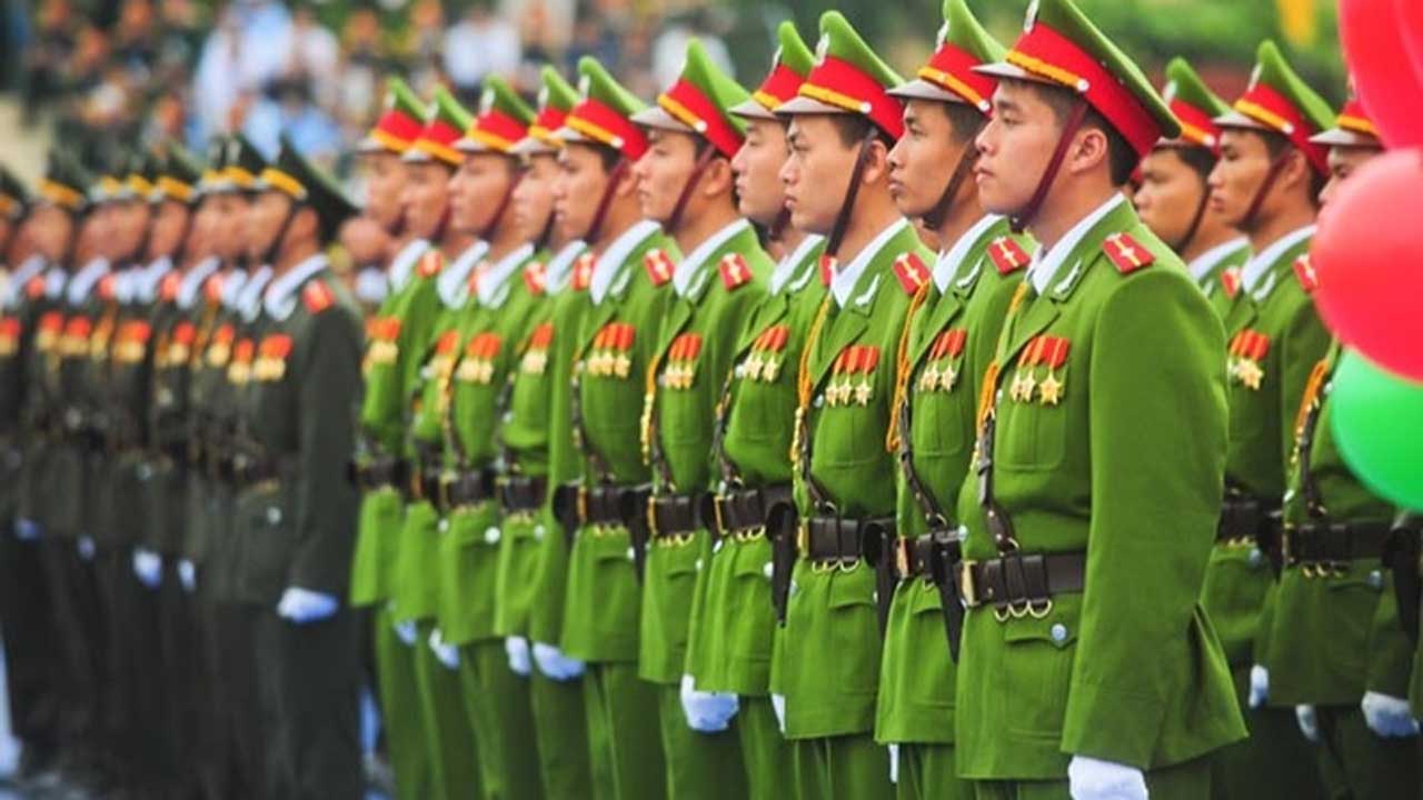Nhận diện đồng phục công an nhân dân Việt Nam chuẩn xác