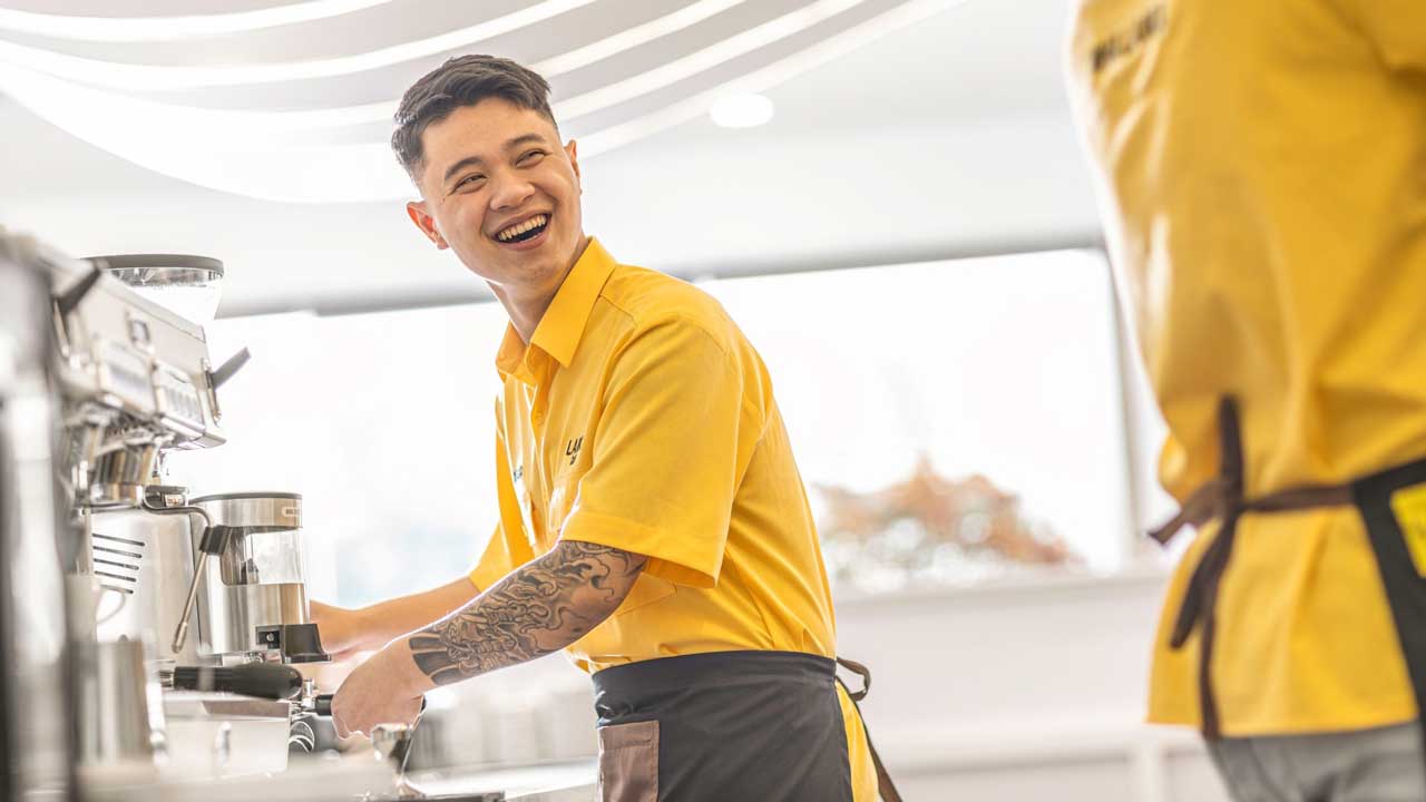 Top 5+ mẫu áo đồng phục Laika: Ấn tượng, hiện đại đầy năng động