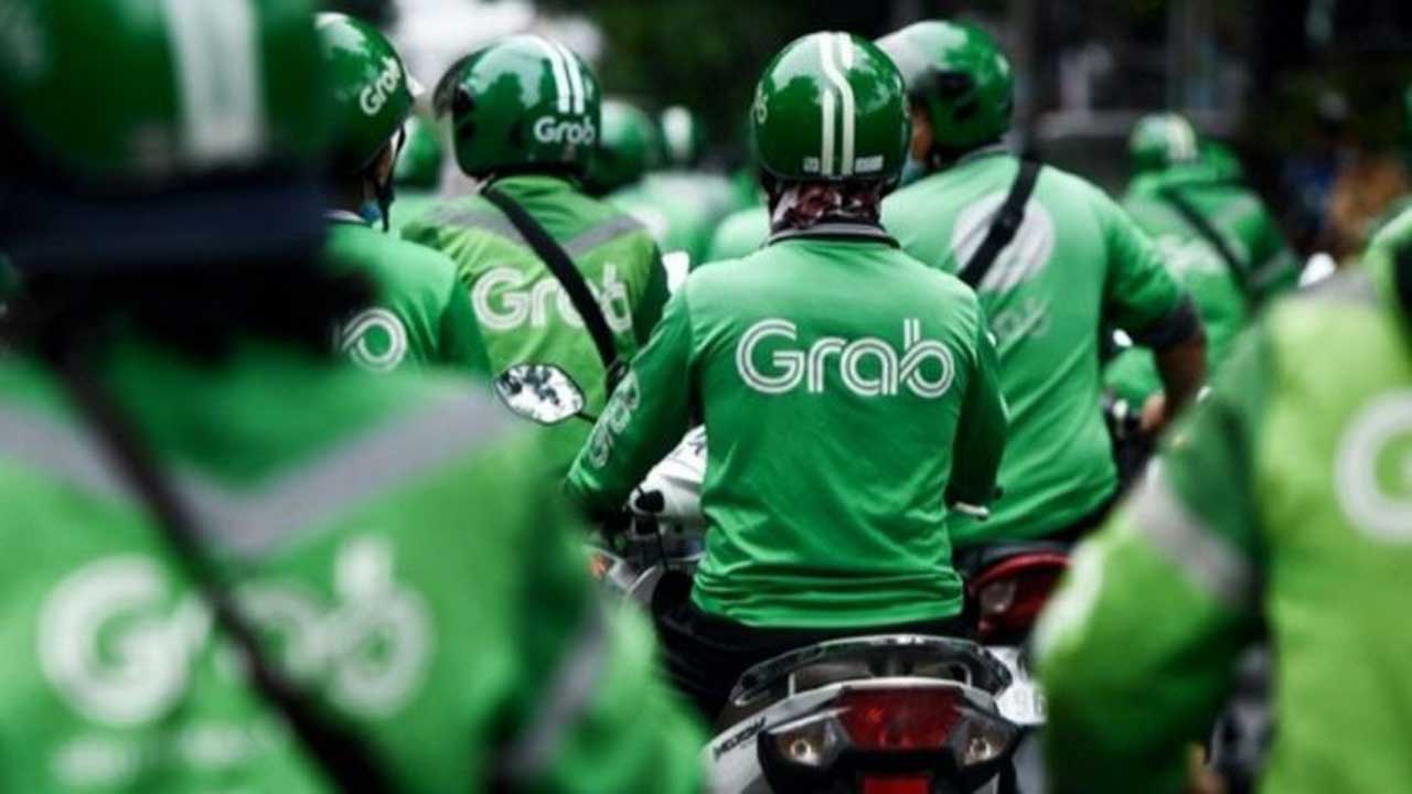 Áo khoác gió Grab: Sử dụng màu xanh lá cây tươi tắn 