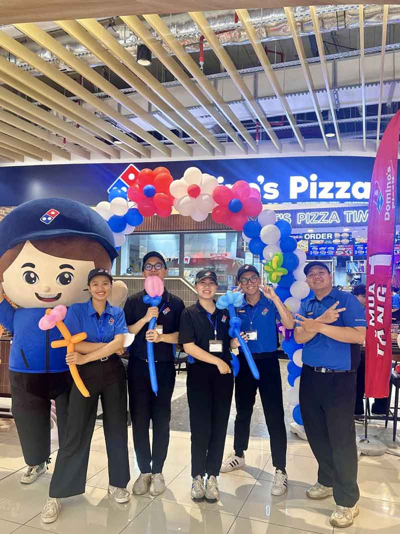 Mẫu áo polo đồng phục Pizza Domino's