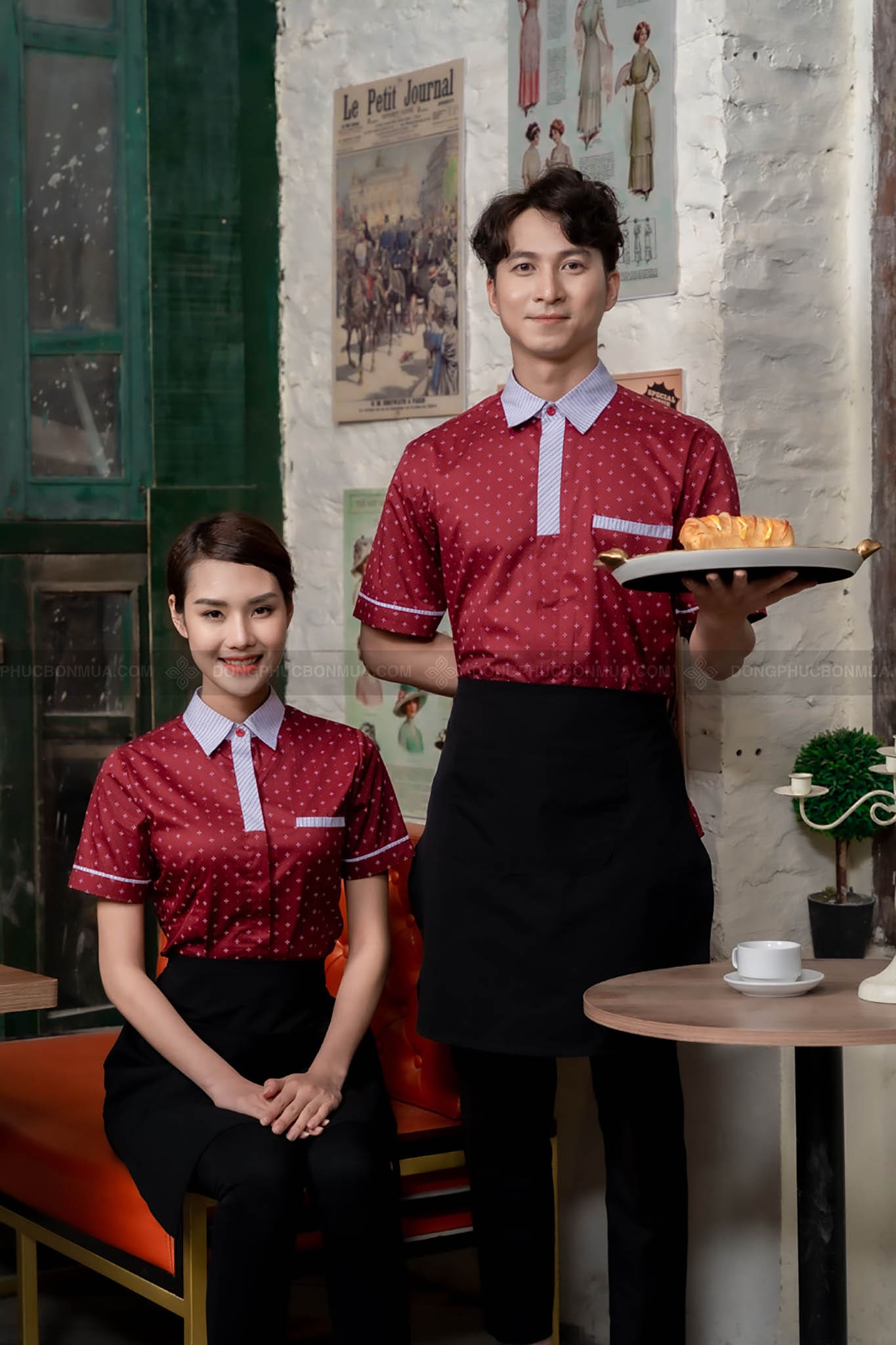 Áo đồng phục và tạp dề nhân viên màu đỏ Phối cổ xanh 2 Áo đồng phục và tạp dề nhân viên màu đỏ Phối cổ xanh - Ảnh 2