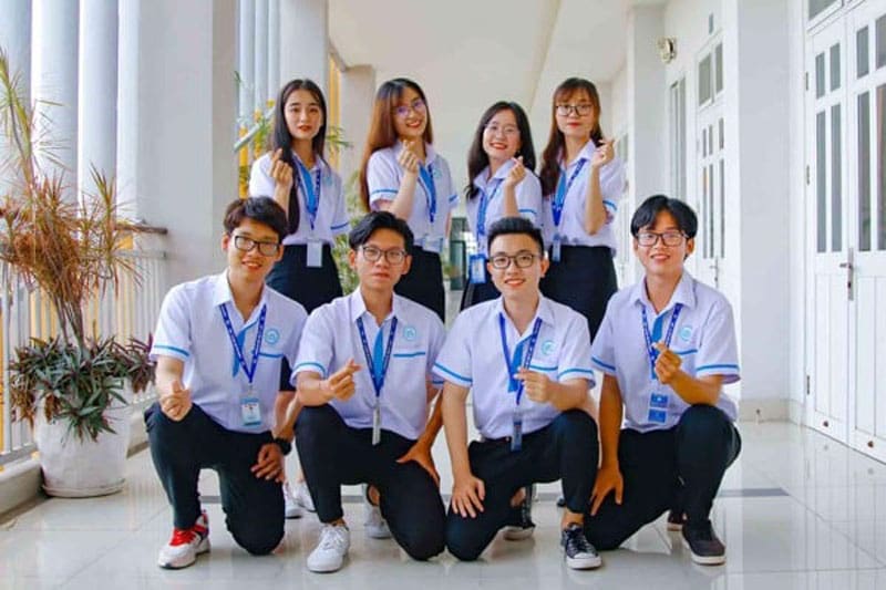 5+ Mẫu thiết kế áo đồng phục UEL trường đại học Kinh Tế Luật: Năng động và thu hút 4 Ý nghĩa logo trong đồng phục UEL