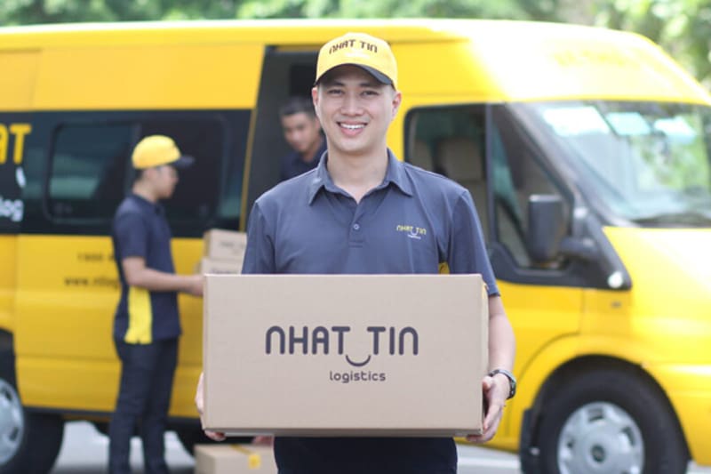 Áo polo đồng phục giao hàng Nhất Tín