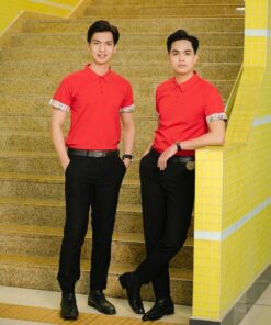 Áo phông đồng phục doanh nghiệp màu đỏ phối kẻ tay lịch thiệp 13 dong phuc doanh ghiep dep 9 1