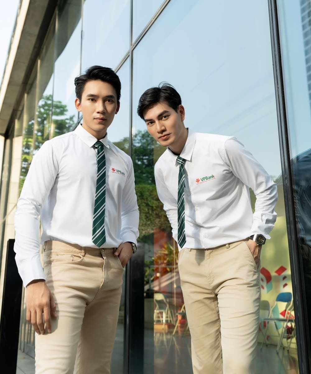 Đồng phục áo sơ mi ngân hàng VPBANK dài tay, cổ bẻ lịch sự, form Slim Fit, vải kate trơn 4 Đồng phục áo sơ mi ngân hàng VPBANK dài tay, cổ bẻ lịch sự, form Slim Fit, vải kate trơn - Ảnh 4