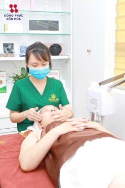 Thiết kế mẫu đồng phục spa xanh lá lịch sự