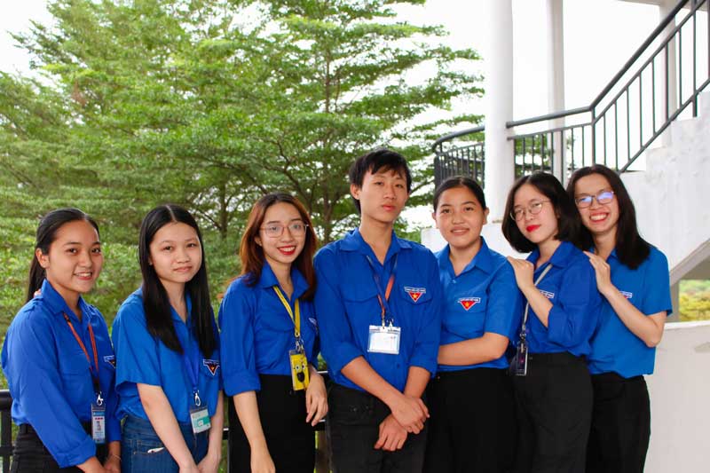 5+ Mẫu thiết kế áo đồng phục UEL trường đại học Kinh Tế Luật: Năng động và thu hút 3 Đồng phục đoàn thanh niên trường UEL