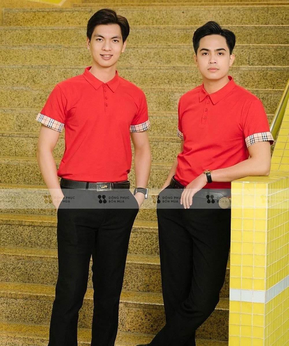 Áo phông đồng phục doanh nghiệp màu đỏ phối kẻ tay lịch thiệp 1 Áo phông đồng phục doanh nghiệp màu đỏ phối kẻ tay lịch thiệp