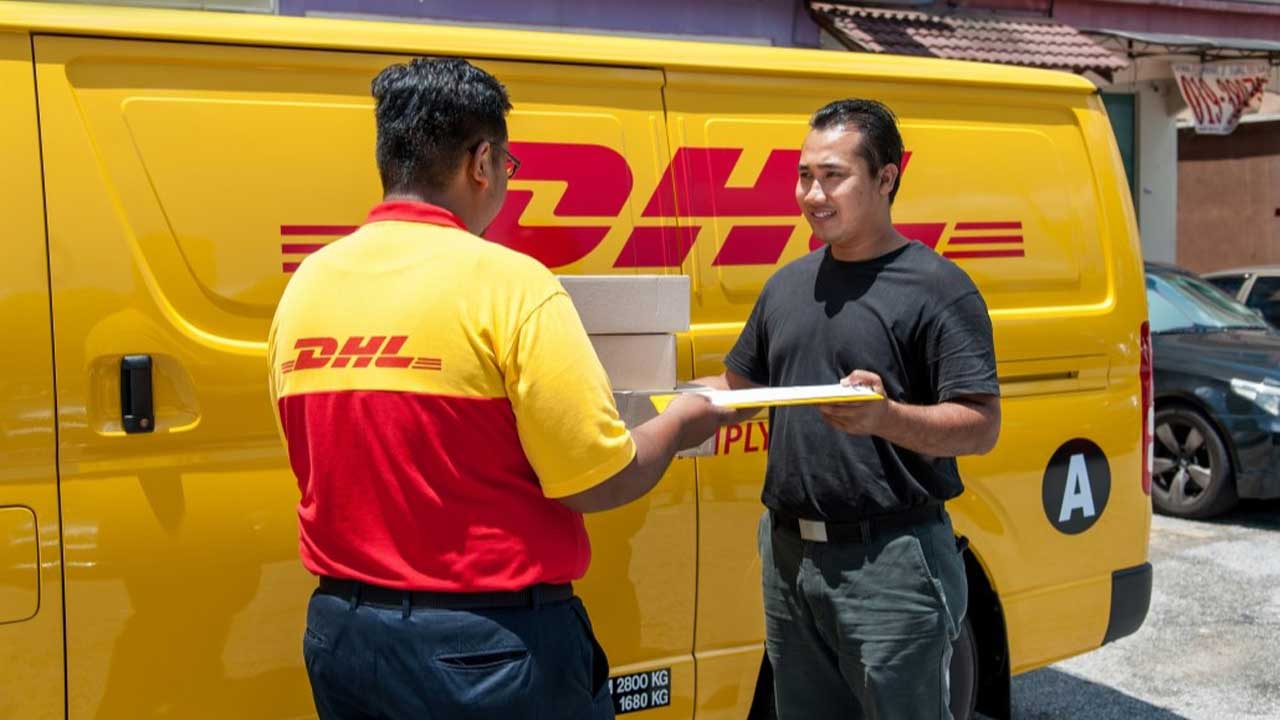 3+ Mẫu đồng phục vận chuyển DHL Express tạo điểm nhấn thương hiệu 4 Mẫu áo đồng phục giao hàng HDL Express