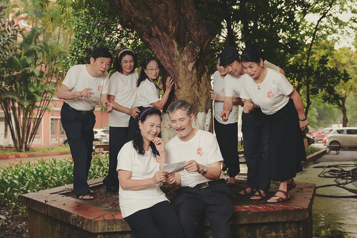 Mẫu Đồng Phục Họp Lớp Kỷ Niệm 45 Năm Trẻ Trung | Bảng Giá 2025 8 Mẫu Đồng Phục Họp Lớp Kỷ Niệm 45 Năm Trẻ Trung | Bảng Giá 2025 - Ảnh 8