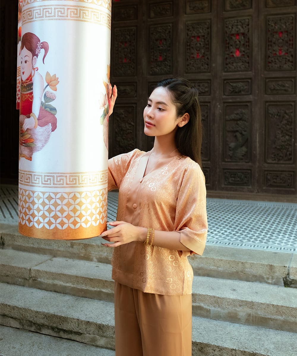 Pháp phục nâu nhạt vân hoa 5 Pháp phục nâu nhạt vân hoa - Ảnh 5