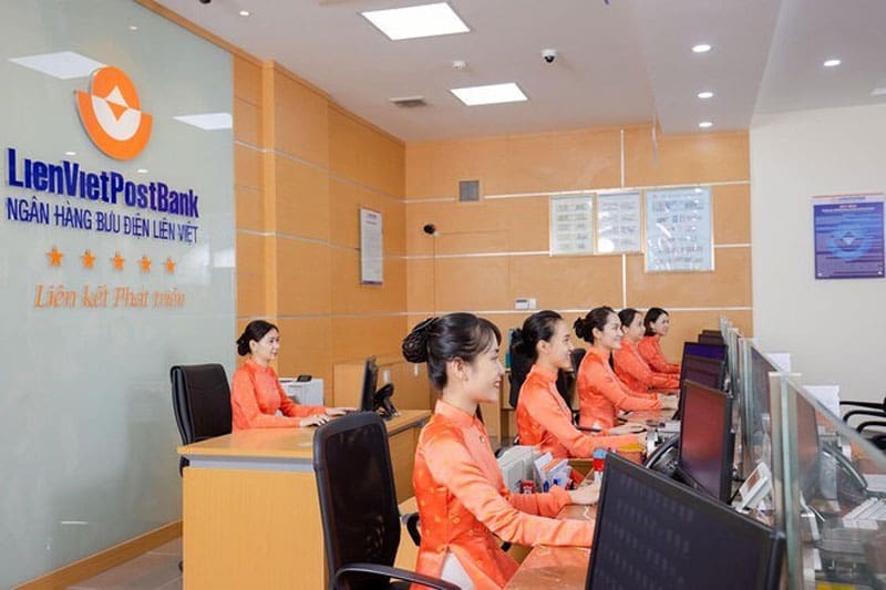 Tổng hợp 5+ Mẫu đồng phục ngân hàng Liên Việt PostBank bền đẹp, chất lượng cao cấp 4 Đồng phục áo dài ngân hàng Liên Việt PostBank