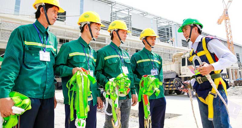 Quần áo công nhân xây dựng