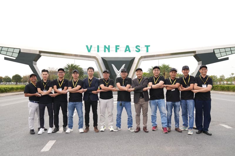 5+ Mẫu đồng phục công ty Vinfast bí quyết thành công cho thương hiệu 2 Mẫu áo polo đồng phục công ty Vinfast