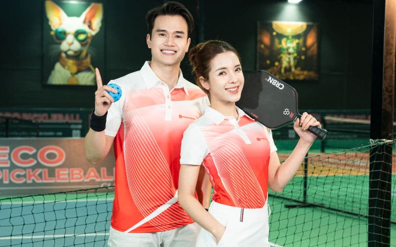 BST VersaFit Collection trắng phối đỏ nổi bật