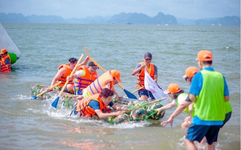 Top 7+ Trò Chơi Team Building Trên Biển Thú Vị Nhất 2025 12 Đảm bảo an toàn khi tham gia trò chơi dưới nước